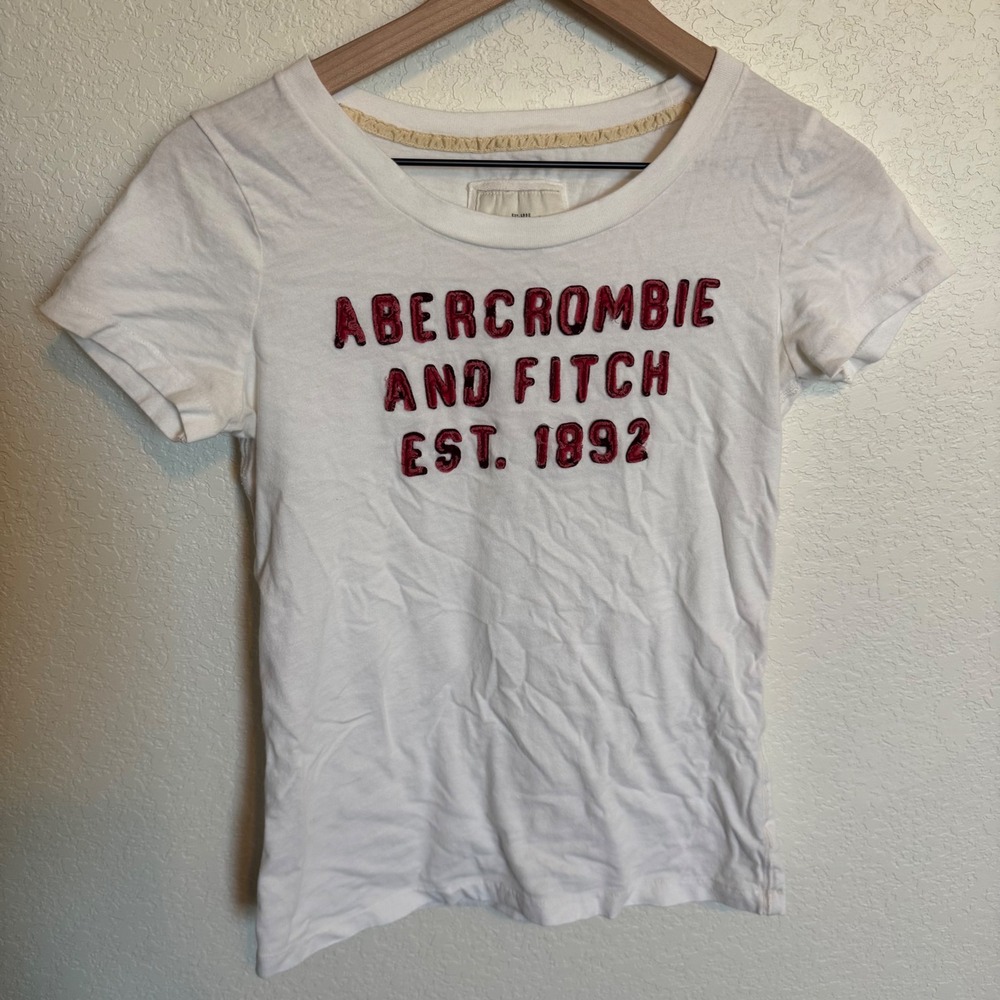 Vintage Y2K Aesthetic Abercrombie & Fitch Baby Tee Size Large White